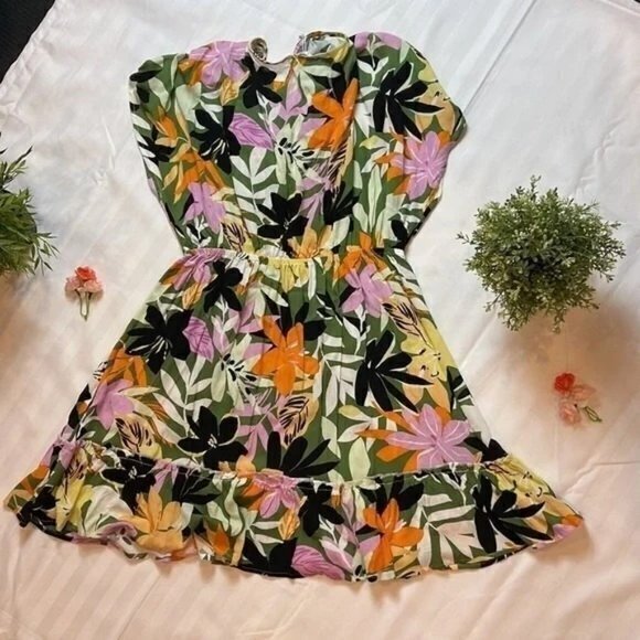 Cupshe Cute Floral Ruffle Tie Front Dress or Cover-up NWT Size L - Picture 15 of 15